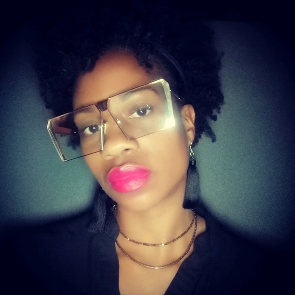 Meet your Posher, Sylvia dionne - Picture 1 of 3